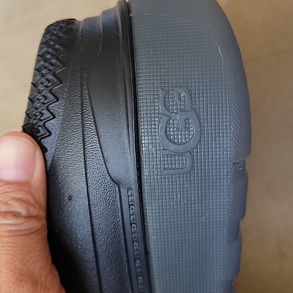 NWT UGG K TASMAN SPORT, SIZE 2 Kids, Black and Gray Color - Picture 9 of 10